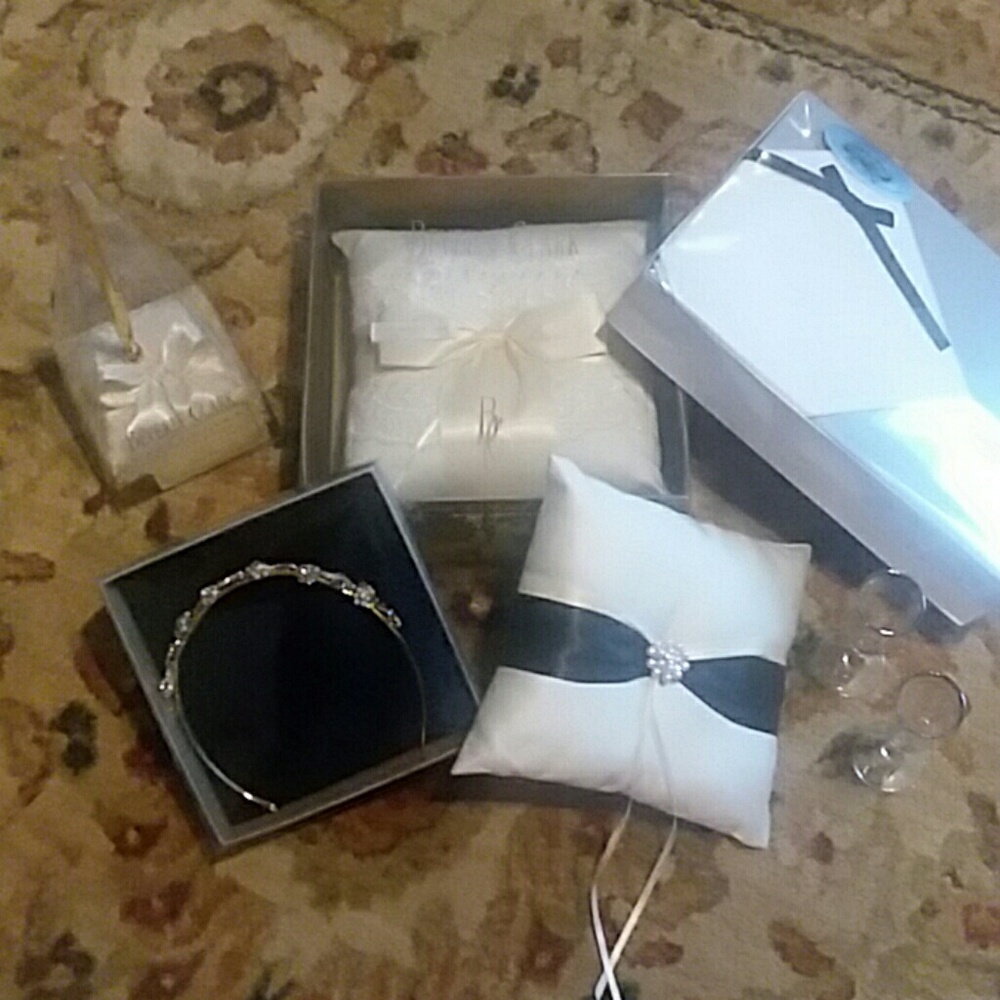 Beverly clark seven piece wedding set